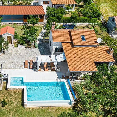 Jure بيت للعطل *